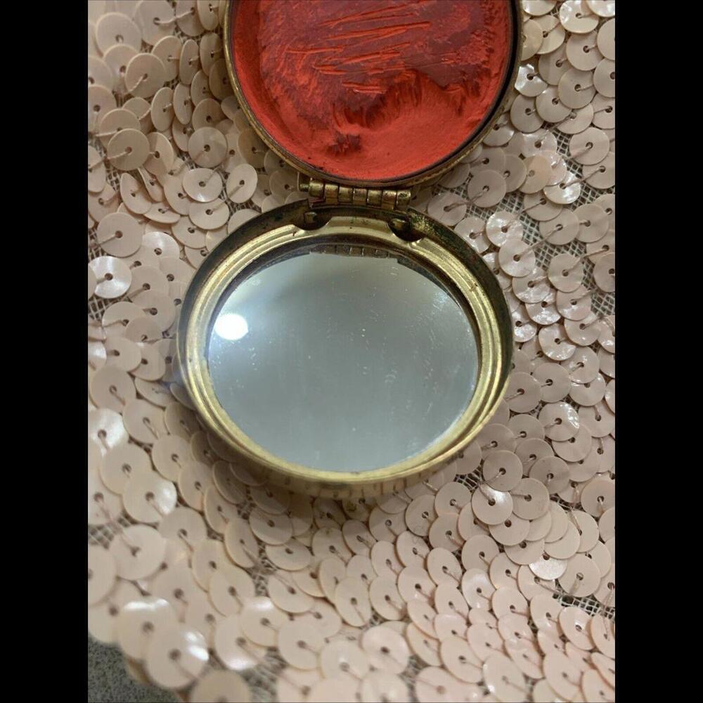 Vintage rouge compact Revlon Golden Coral blush/rouge goldtone compact 1… - Picture 6 of 6